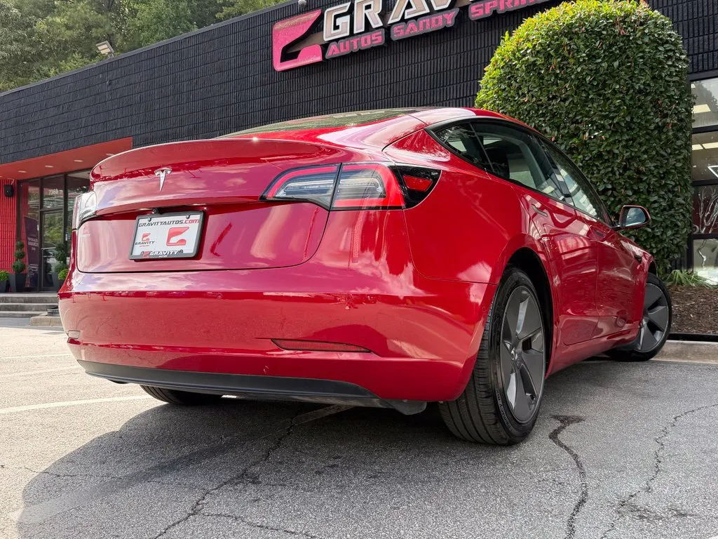 Tesla Model 3 photo 13