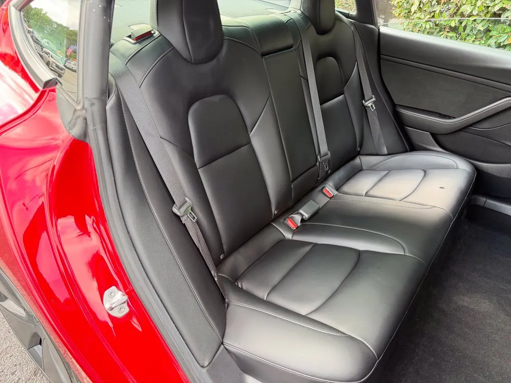 Tesla Model 3 photo 39