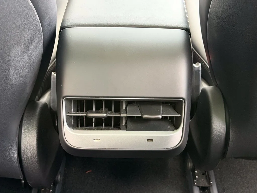 Tesla Model 3 photo 49