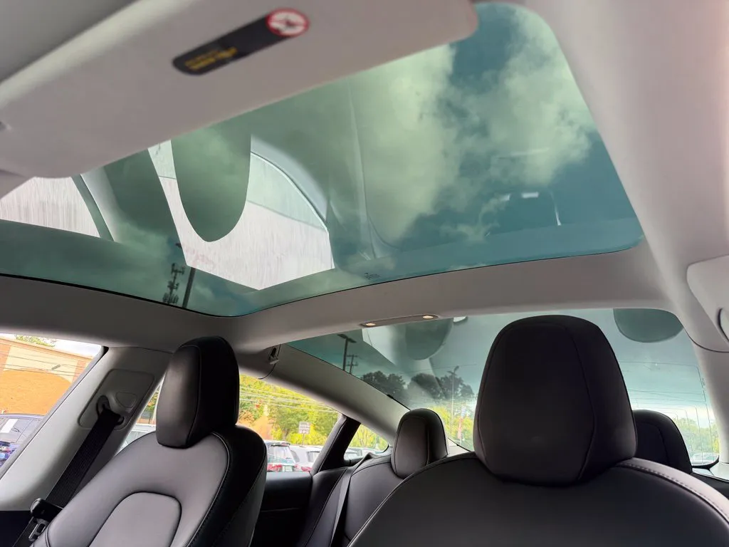 Tesla Model 3 photo 50