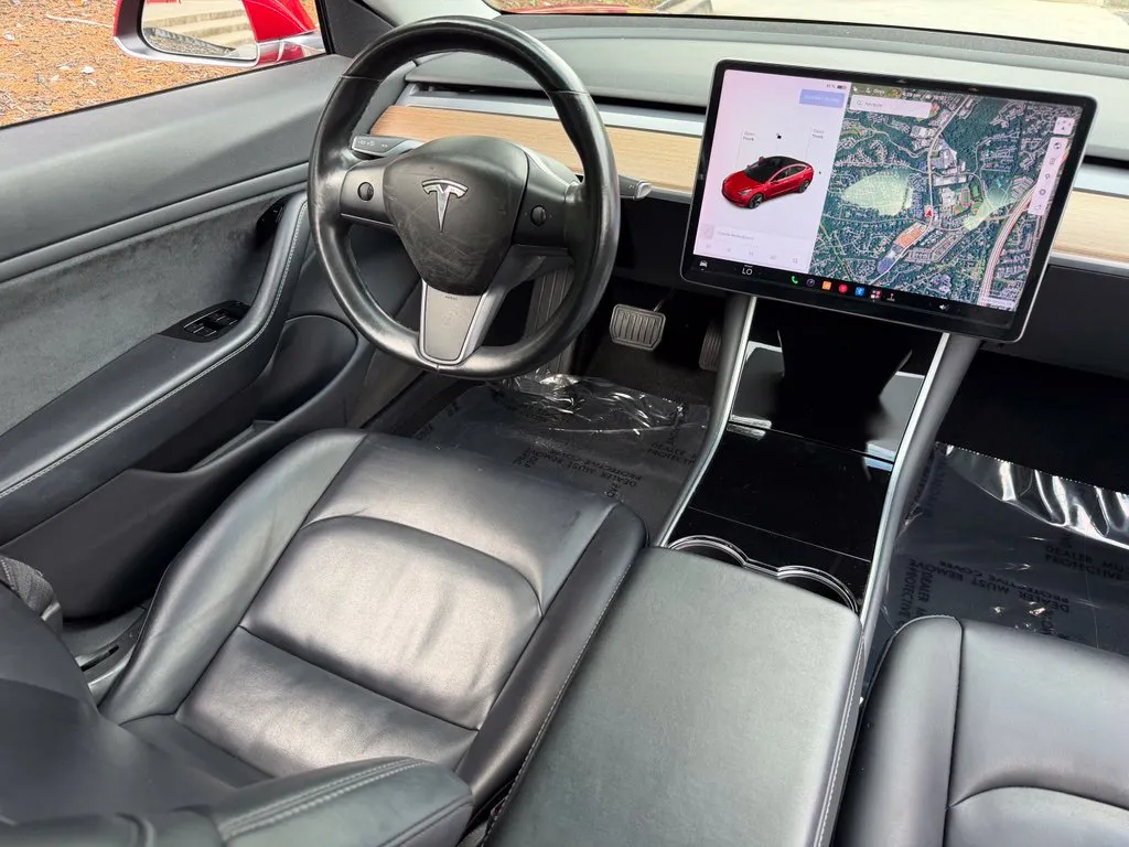 Tesla Model 3 photo 41