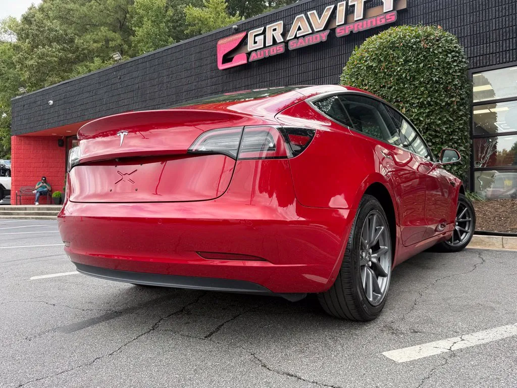 Tesla Model 3 photo 13