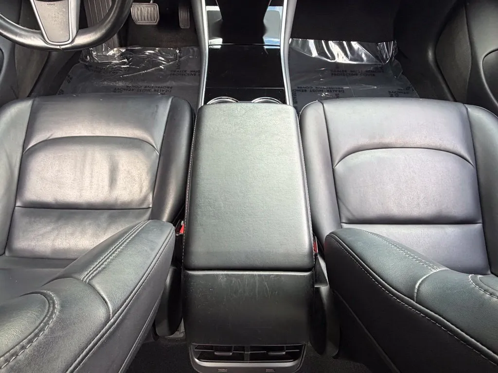Tesla Model 3 photo 47