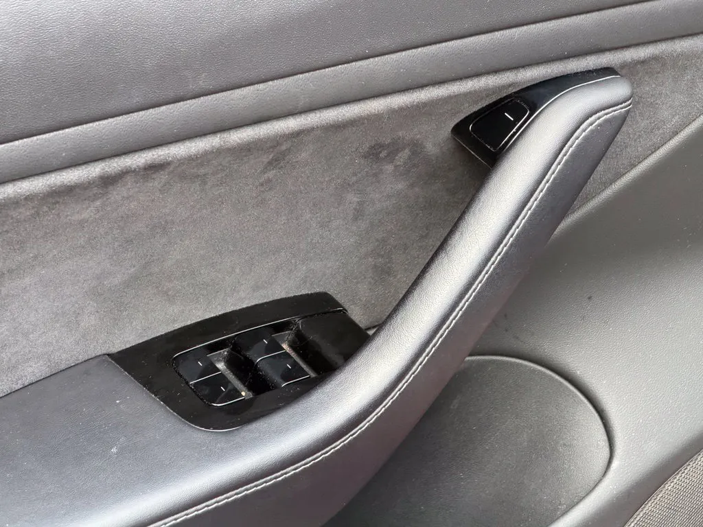 Tesla Model 3 photo 29