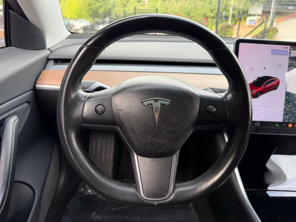Tesla Model 3 photo 43