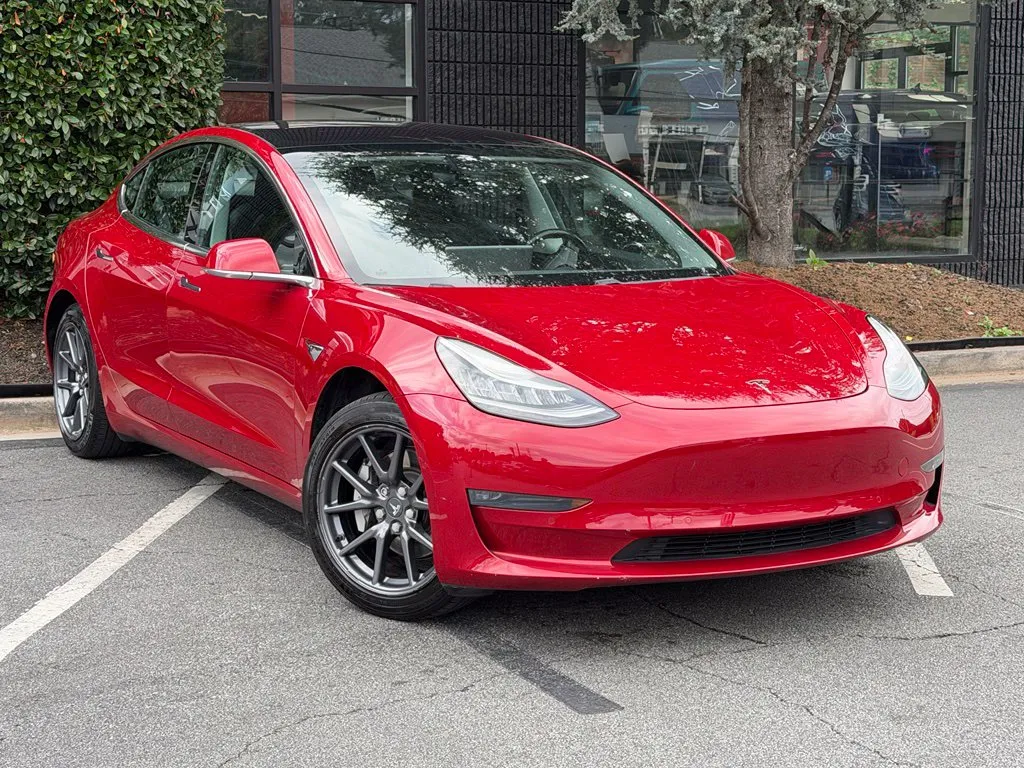 Tesla Model 3 photo 7