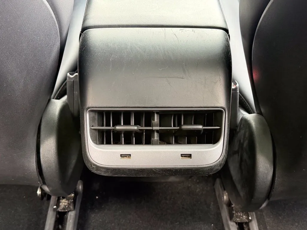 Tesla Model 3 photo 49