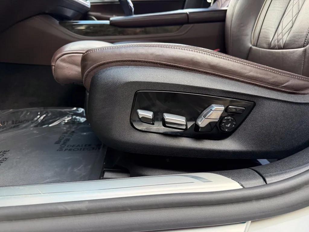 BMW 7 Series photo 25