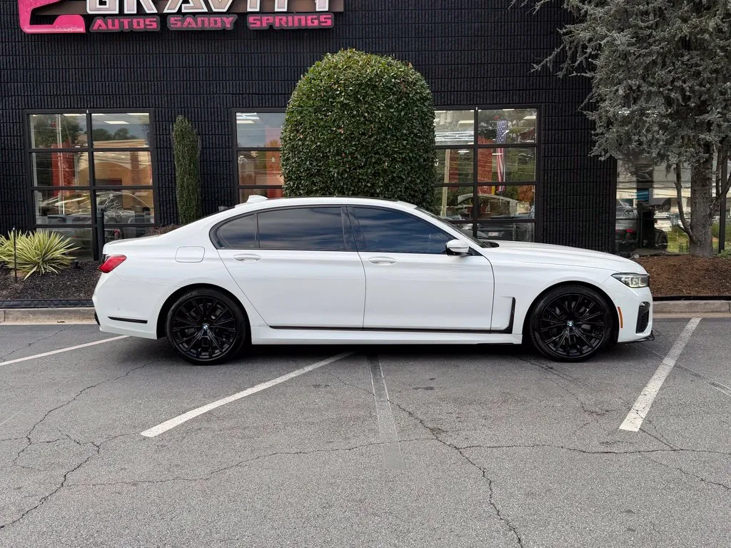 BMW 7 Series photo 19