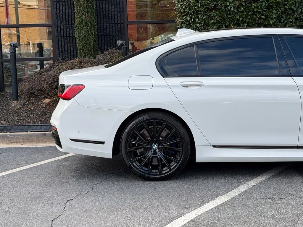 BMW 7 Series photo 20