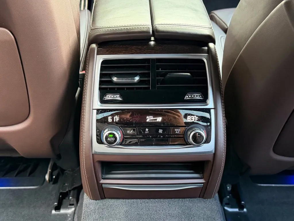 BMW 7 Series photo 50