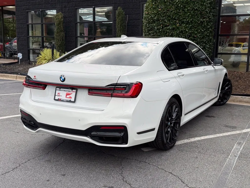 BMW 7 Series photo 12