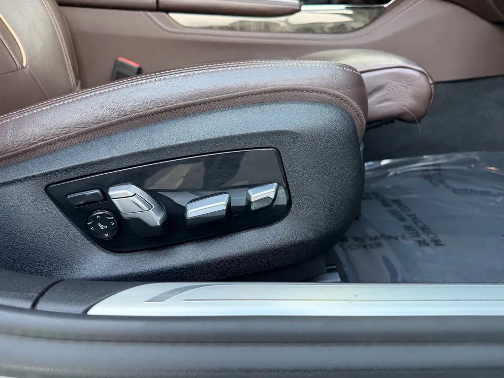 BMW 7 Series photo 34