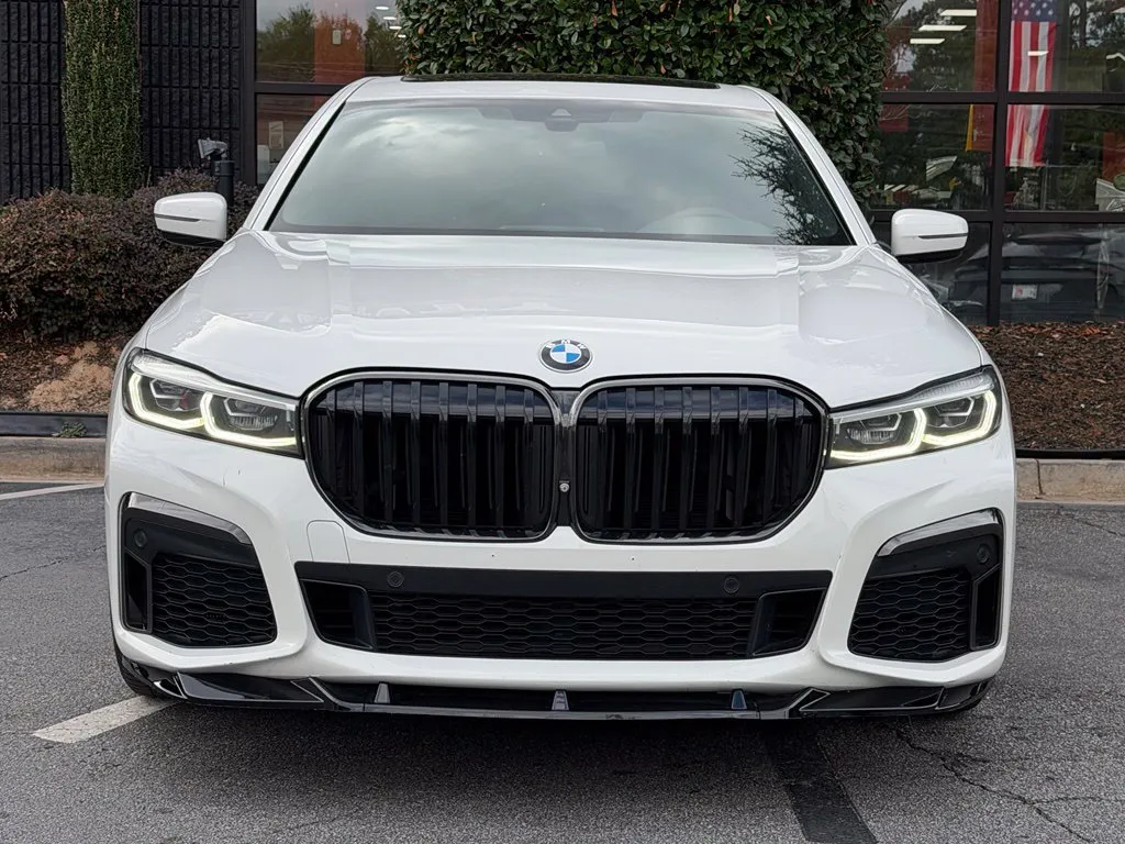 BMW 7 Series photo 3
