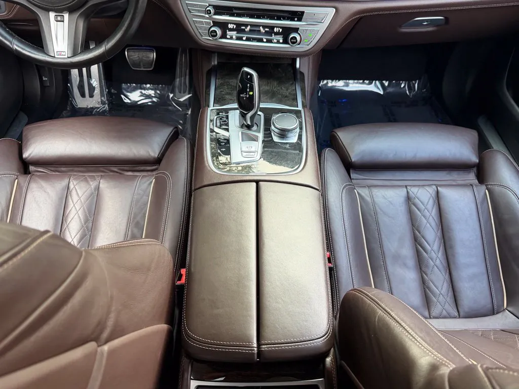 BMW 7 Series photo 48