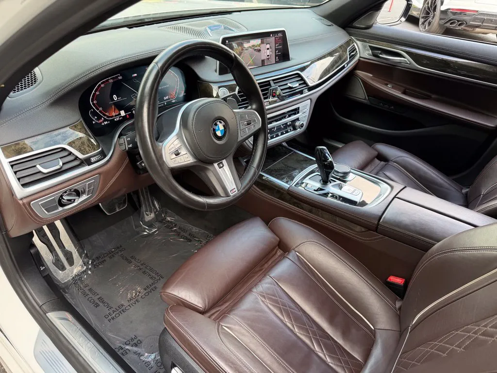 BMW 7 Series photo 22