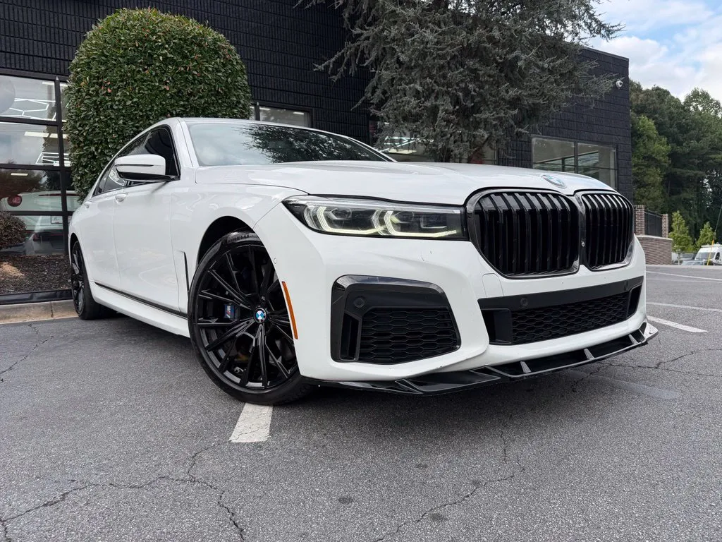 BMW 7 Series photo 8
