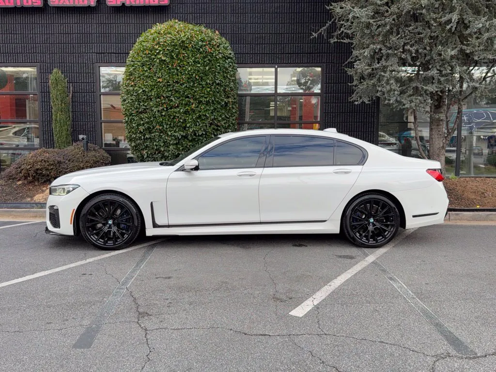 BMW 7 Series photo 9