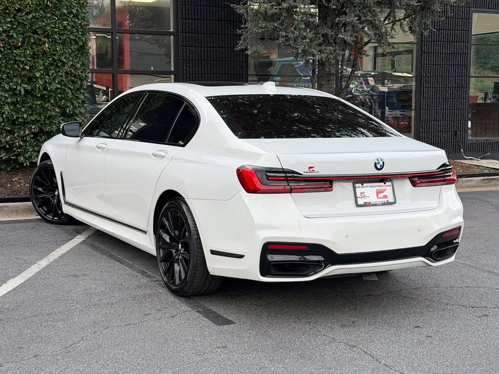 BMW 7 Series photo 17