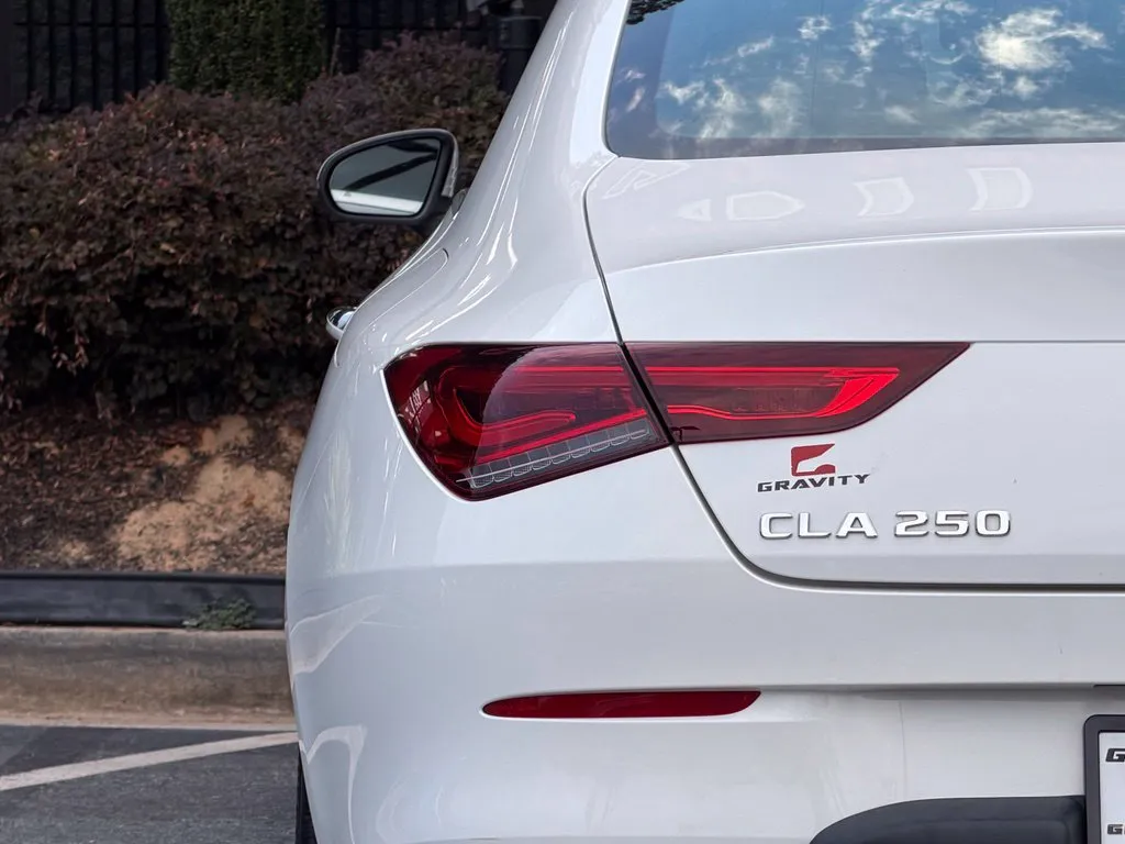 Mercedes-Benz CLA photo 15