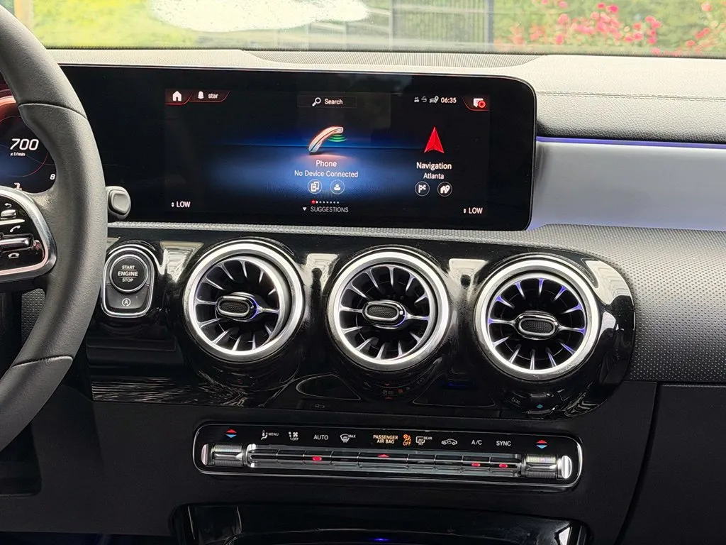 Mercedes-Benz CLA photo 46