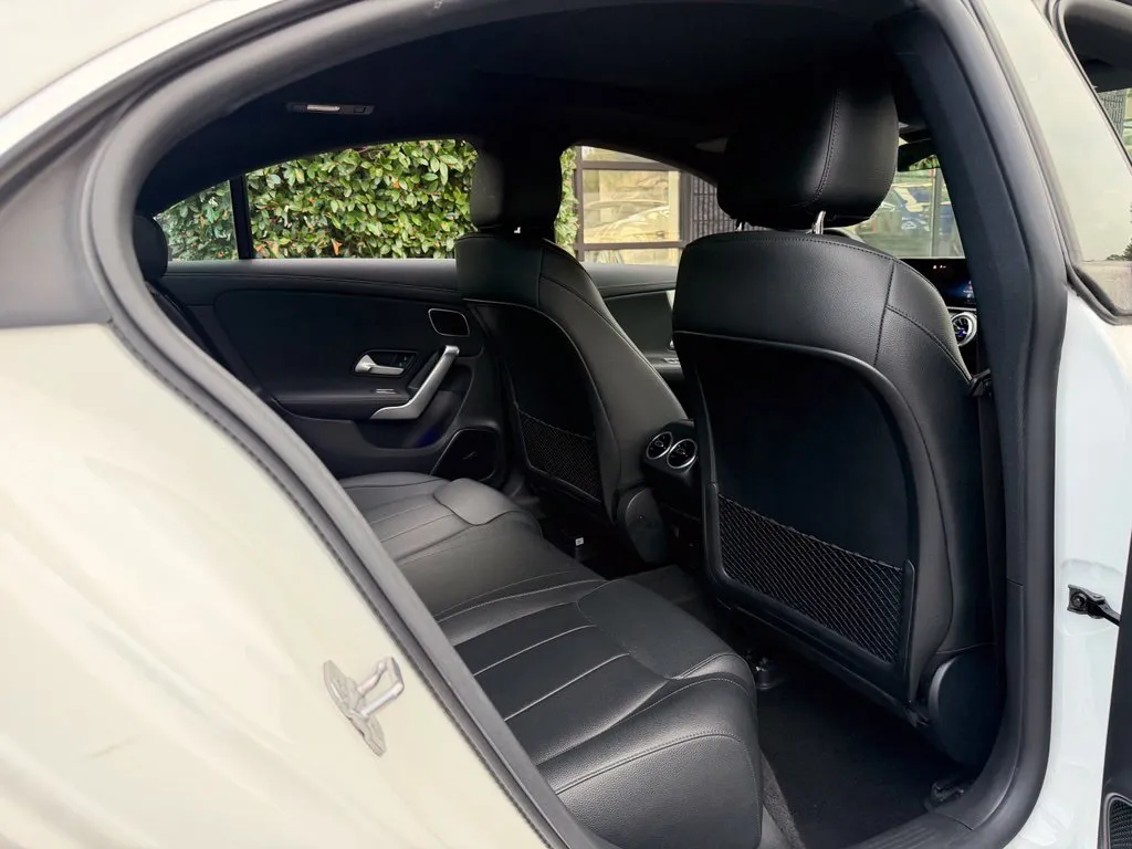 Mercedes-Benz CLA photo 37