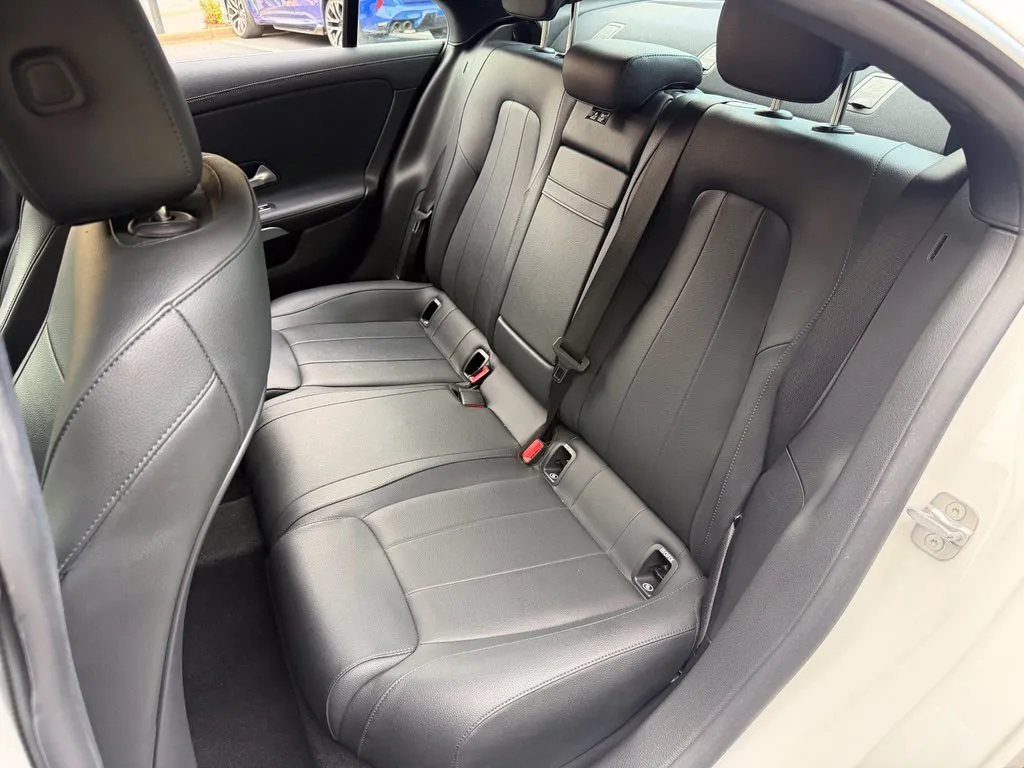 Mercedes-Benz CLA photo 31