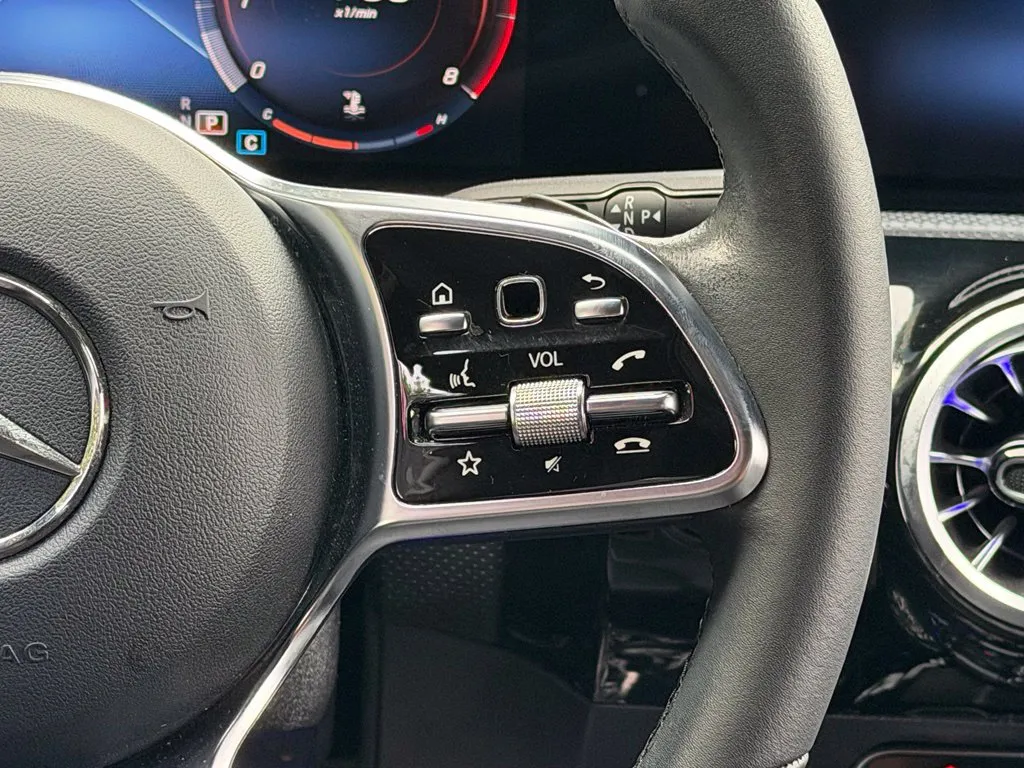 Mercedes-Benz CLA photo 44