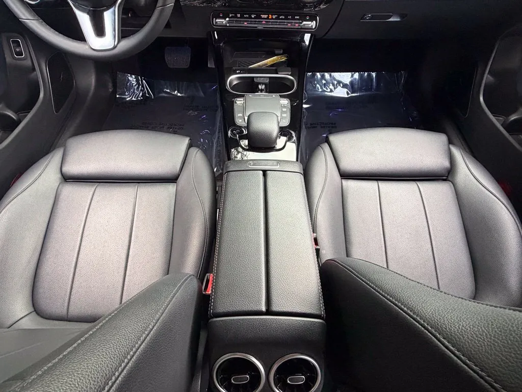 Mercedes-Benz CLA photo 48