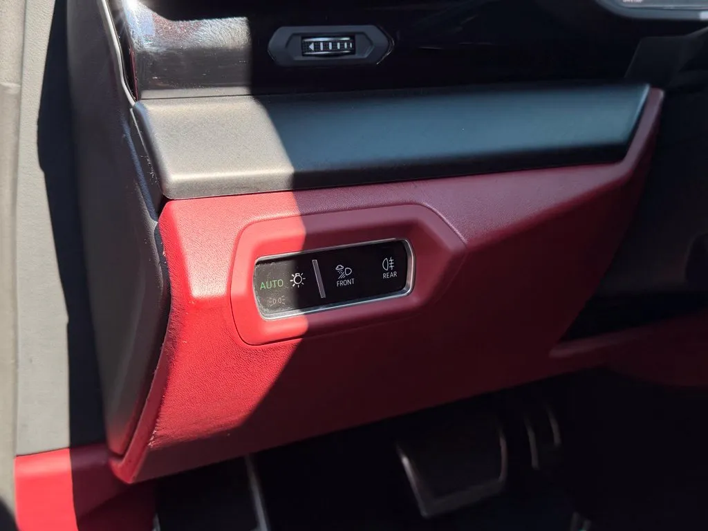 Lamborghini URUS photo 28