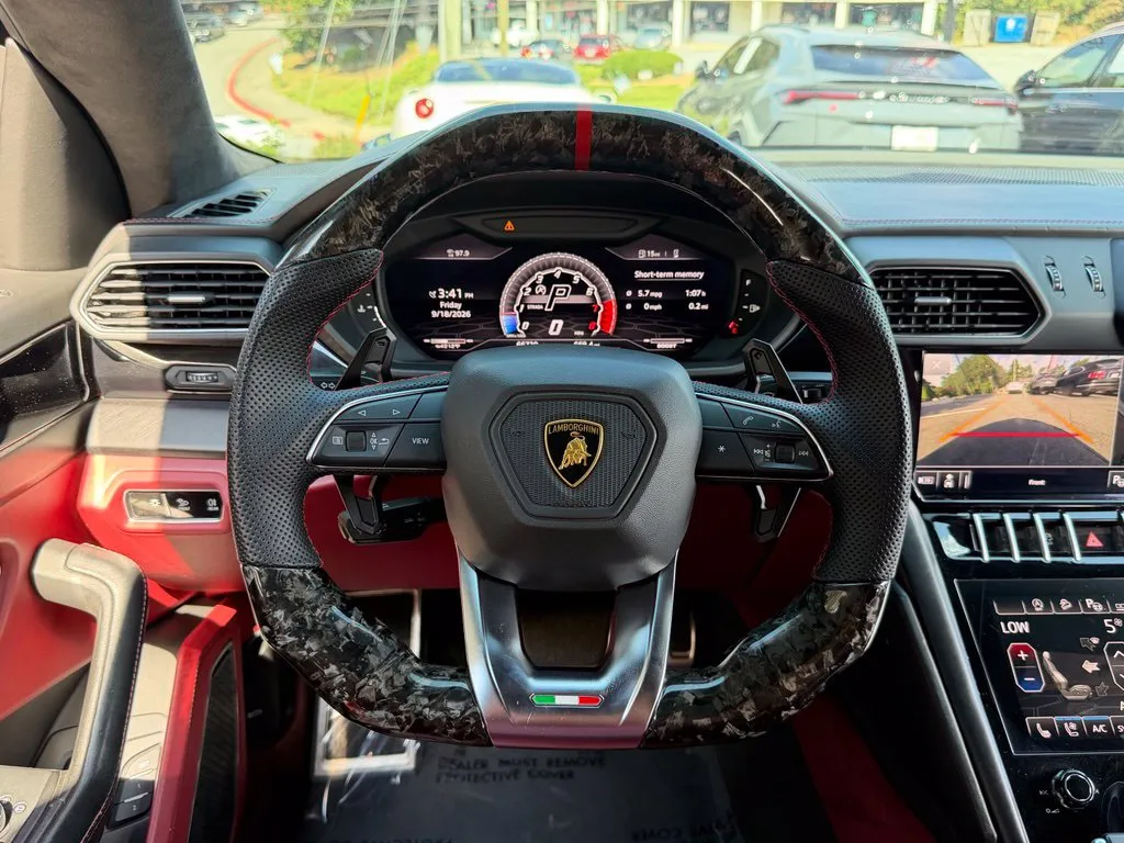 Lamborghini URUS photo 44