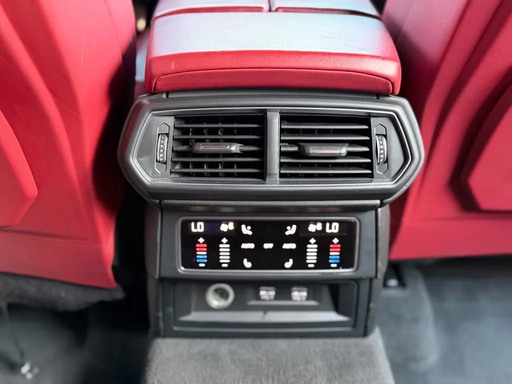 Lamborghini URUS photo 53