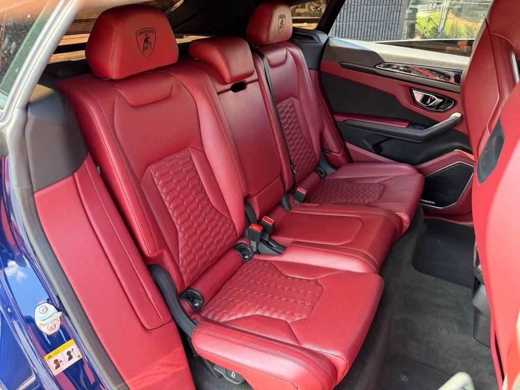 Lamborghini URUS photo 40