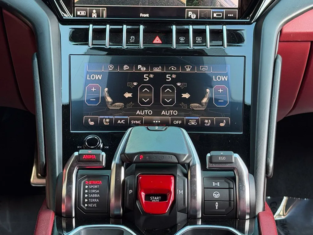 Lamborghini URUS photo 48