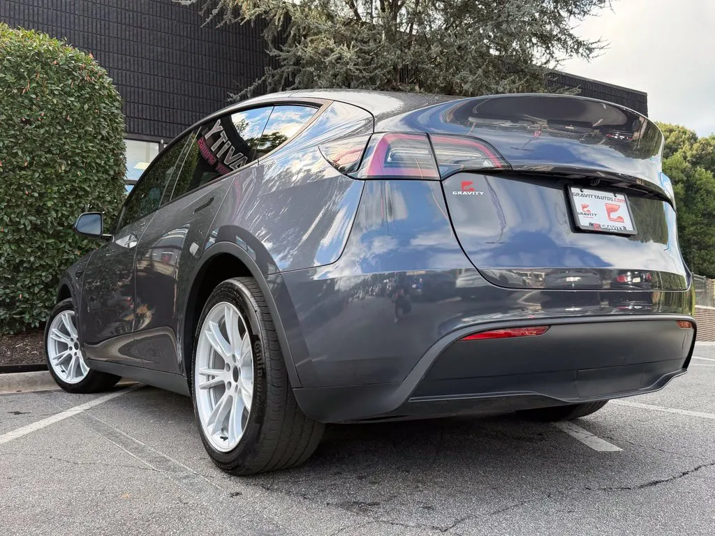 Tesla Model Y photo 20