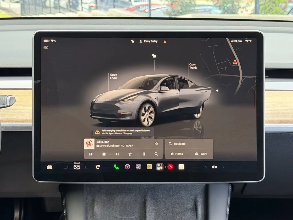 Tesla Model Y photo 46
