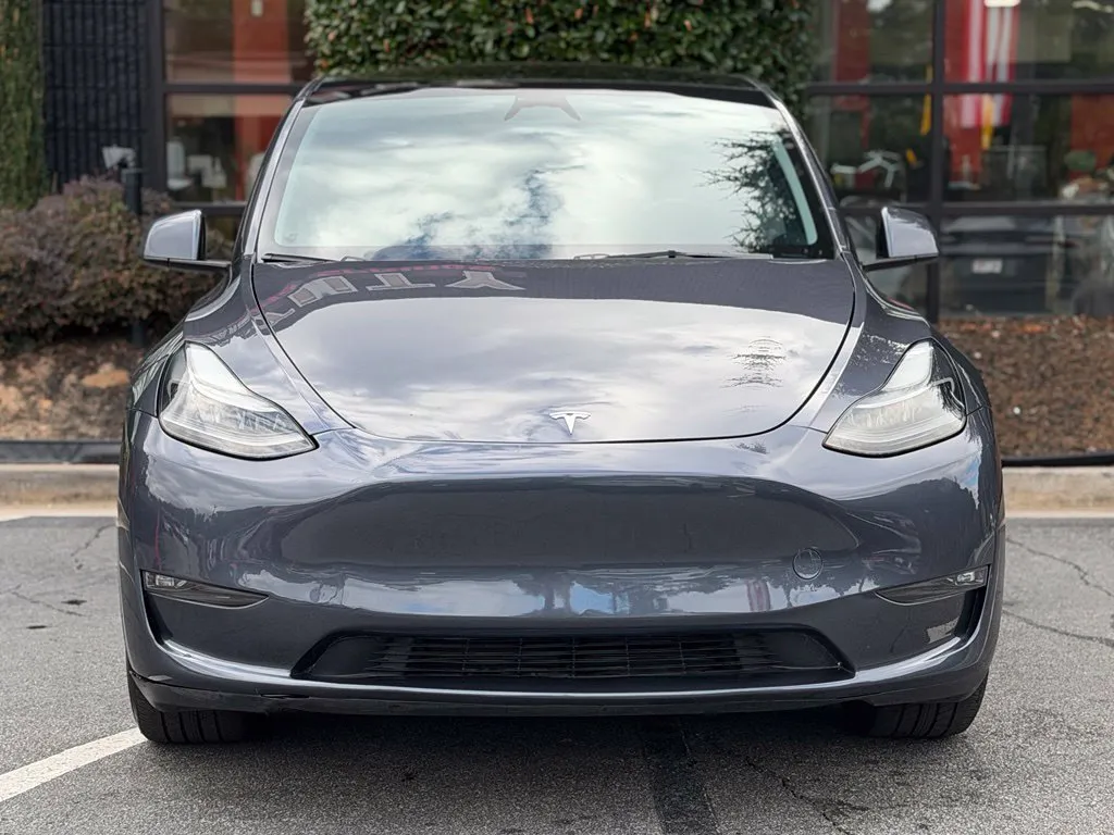 Tesla Model Y photo 3