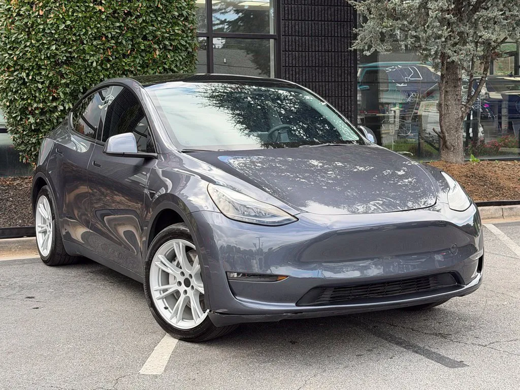 Tesla Model Y photo 7