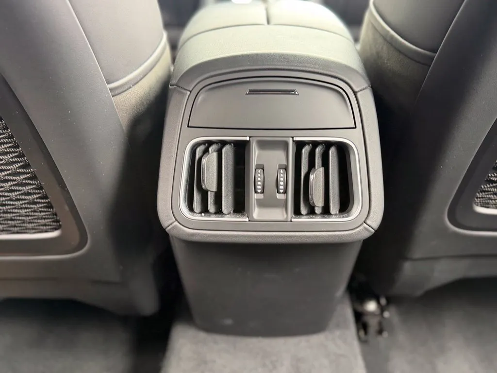 Maserati Levante photo 53