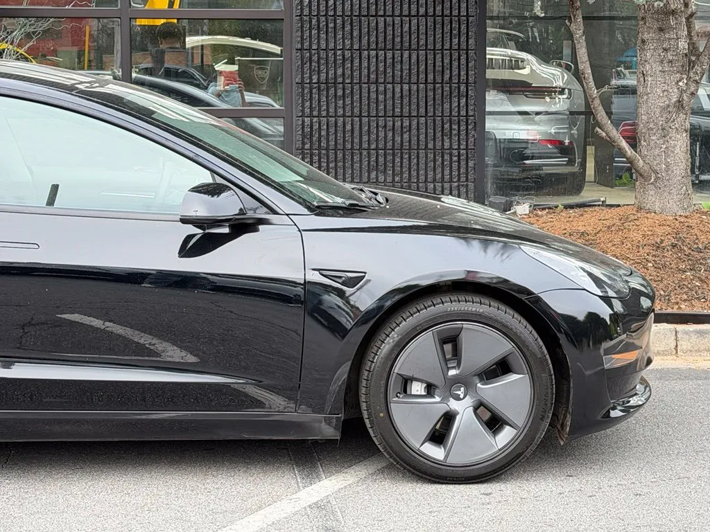 Tesla Model 3 photo 23