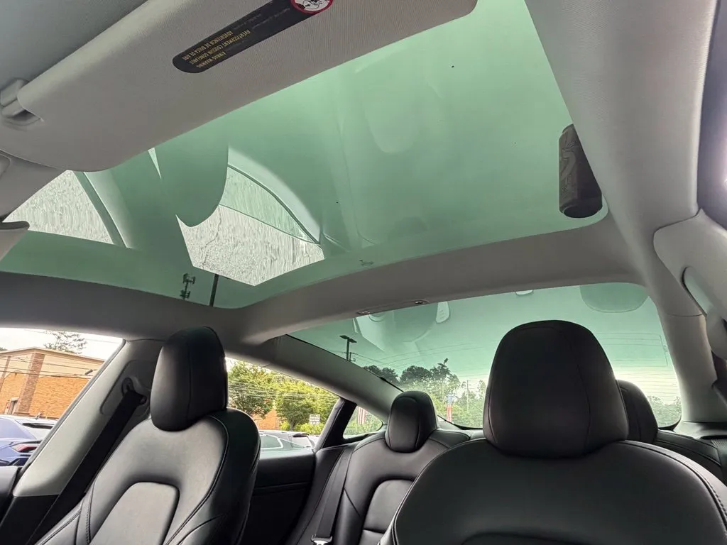 Tesla Model 3 photo 50