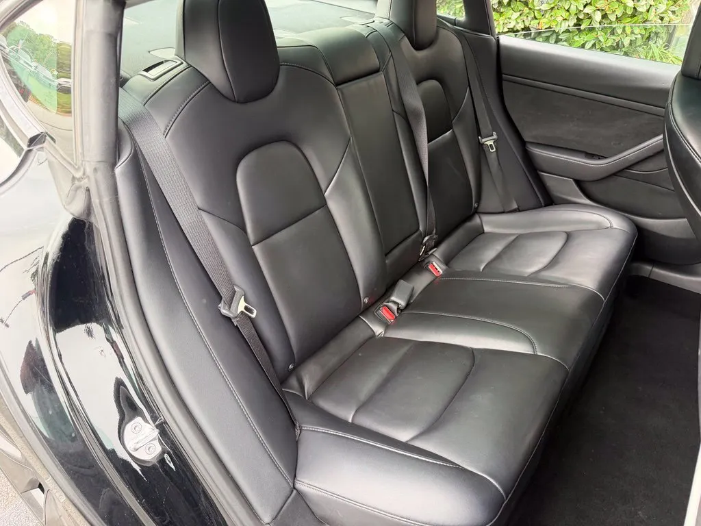 Tesla Model 3 photo 39