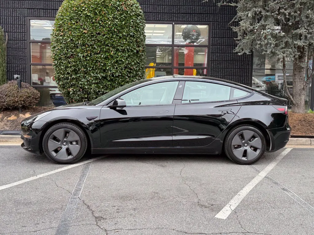 Tesla Model 3 photo 9