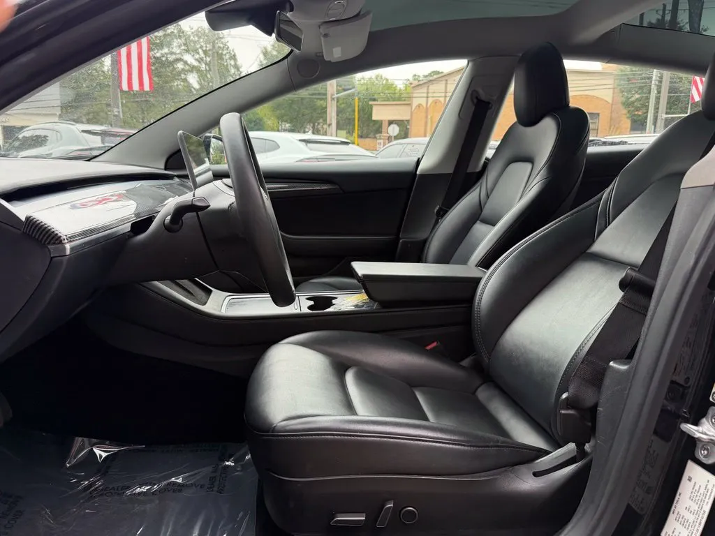 Tesla Model 3 photo 25