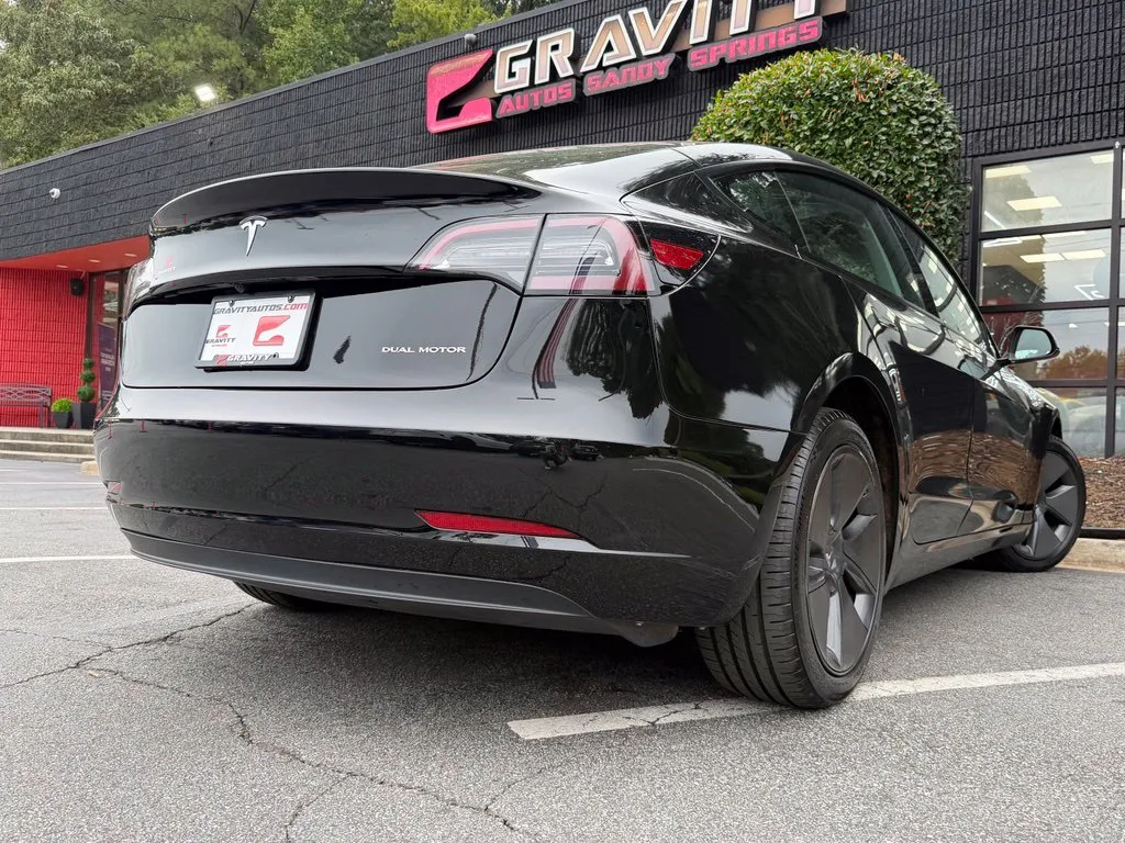 Tesla Model 3 photo 13
