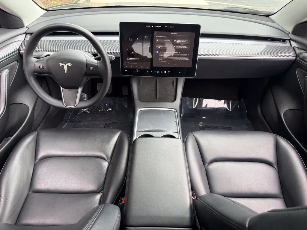 Tesla Model 3 photo 40
