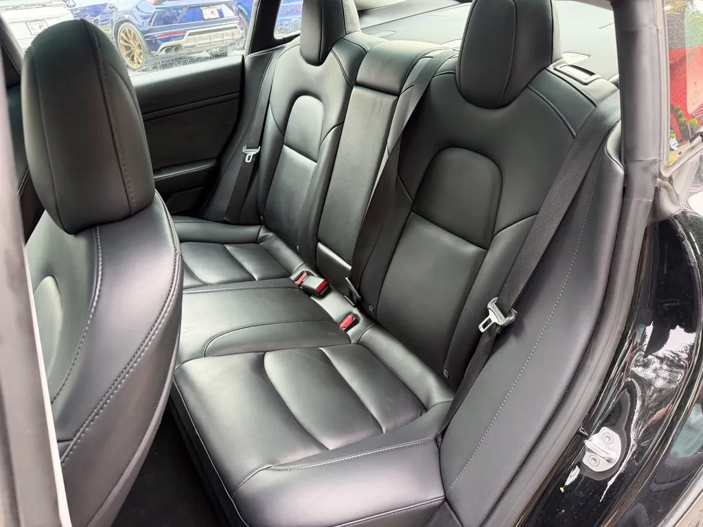 Tesla Model 3 photo 31