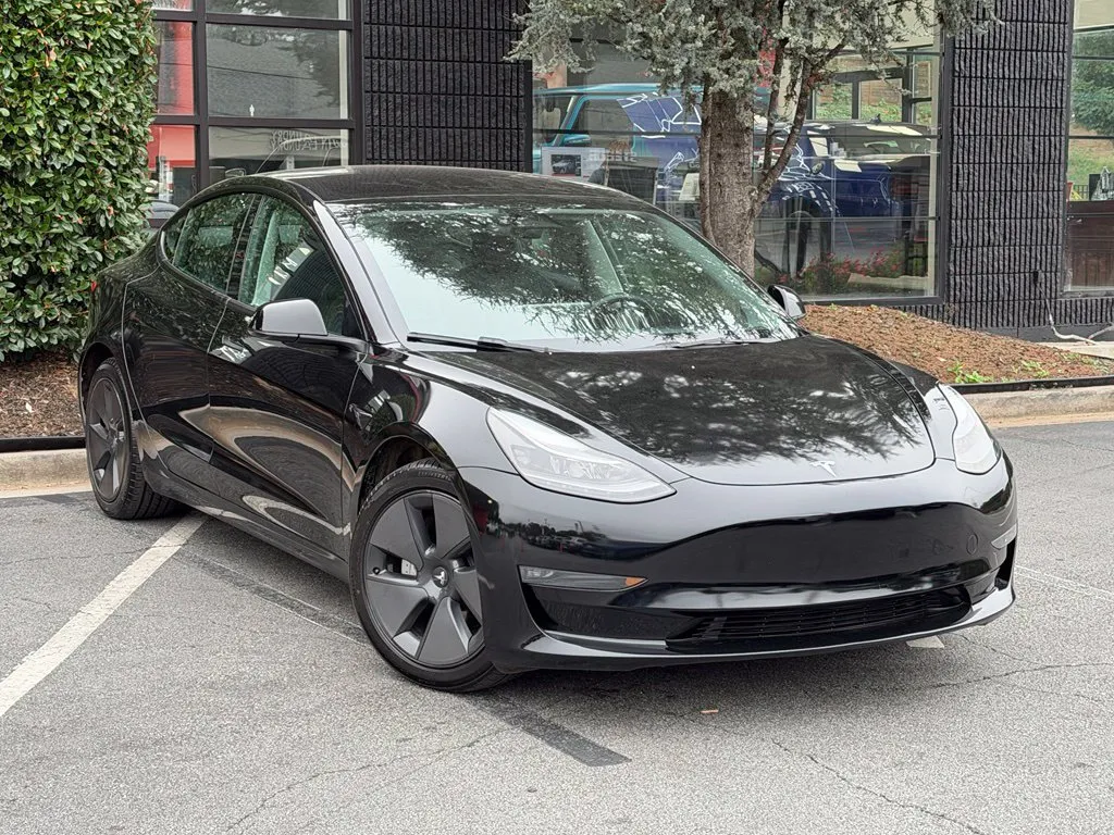 Tesla Model 3 photo 7