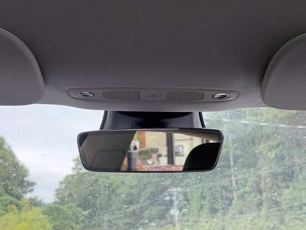 Tesla Model 3 photo 48