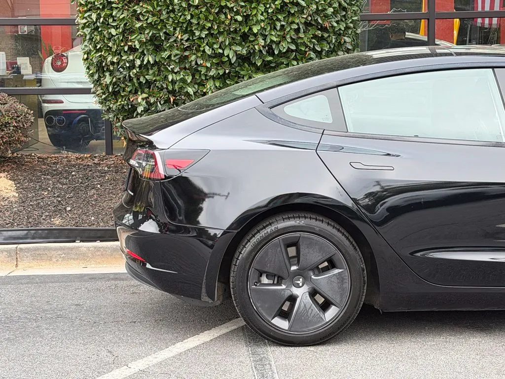 Tesla Model 3 photo 22